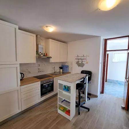 Apartman Mile Split