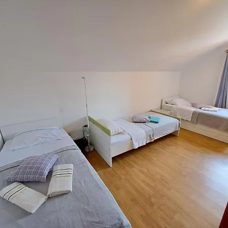 Mile Apartment *